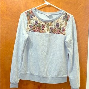 Women’s Small - Sweatshirt with Quilted Detailing